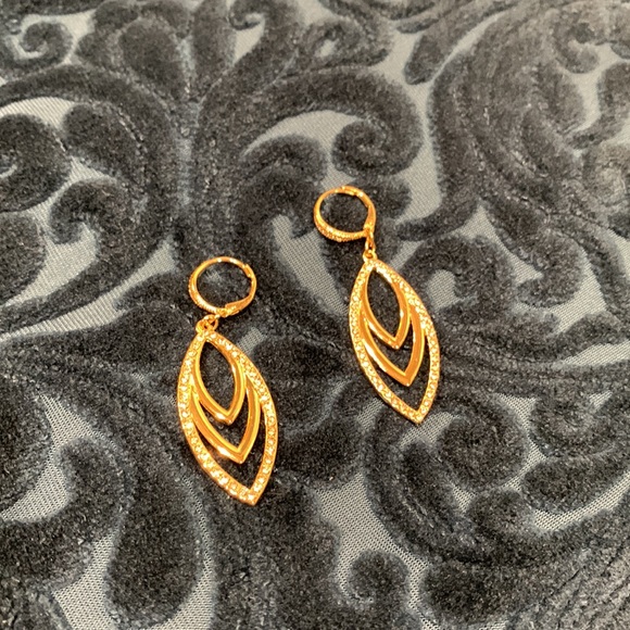 Drop Earrings • Costume Jewelry • wedding jewelry •  “diamonds” & “yellow” - Picture 11 of 12